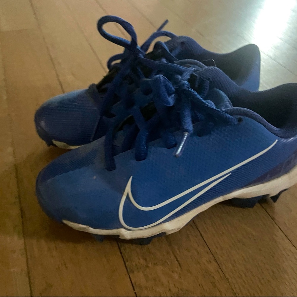Nike boys baseball cleats size 11